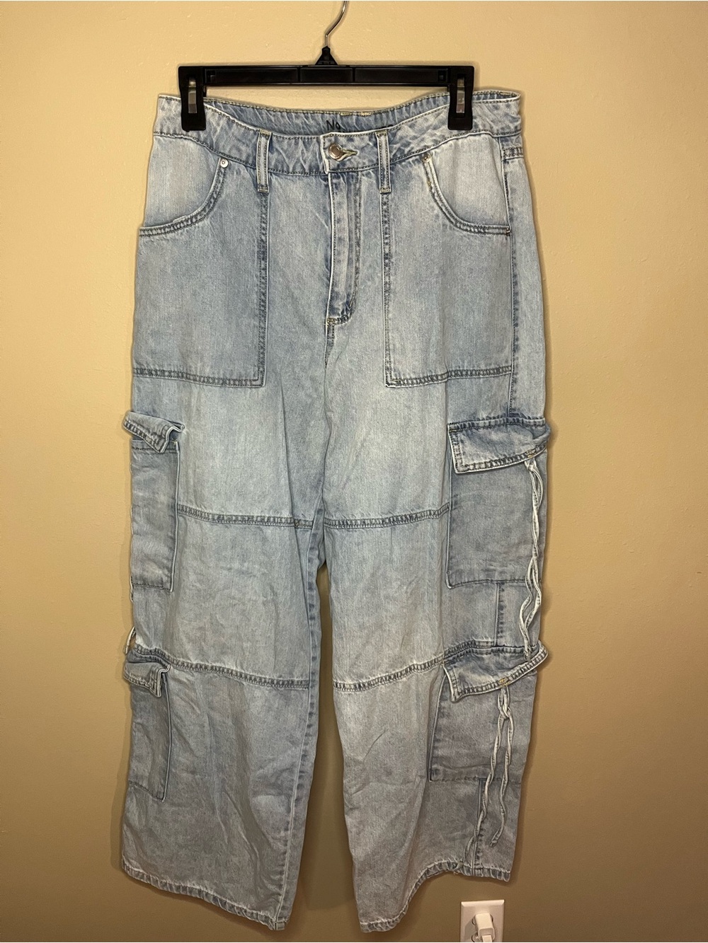 No Boundaries Light Blue Wide-Leg Cargo Jeans